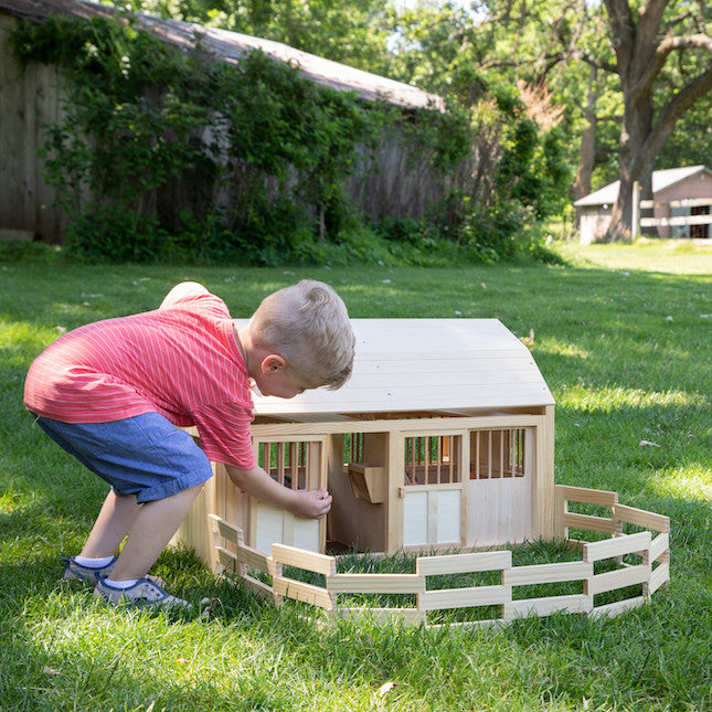 Fat Brain Toys - Countryside Stable & Corral