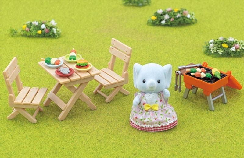 Sylvanian Families - BBQ Picnic Set Elephant Girl