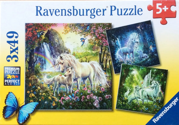 3x 49 piece puzzle includes 3 assorted Unicorns puzzles. Puzzle sizes 21 cm x21 cm Box Size 27 cm x 19 cm x 3cm Made in Czech Republic